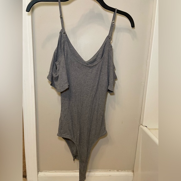 Hollister size small dark grey bodysuit with flounce sleeve - Picture 3 of 3